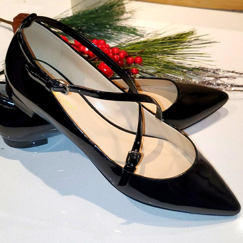 Posh SHOW**New Nine West flat